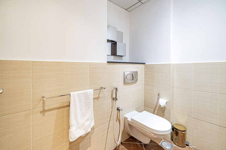 Bathroom 4, The Jewel Tower 2, Dubai