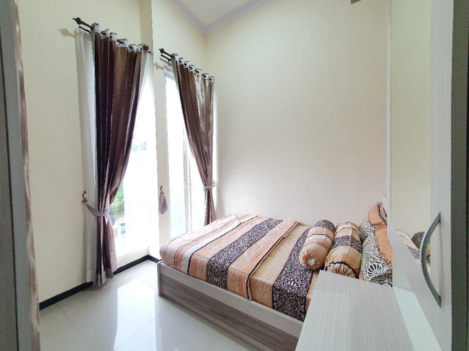 Bedroom 2, Kayangan View, Malang