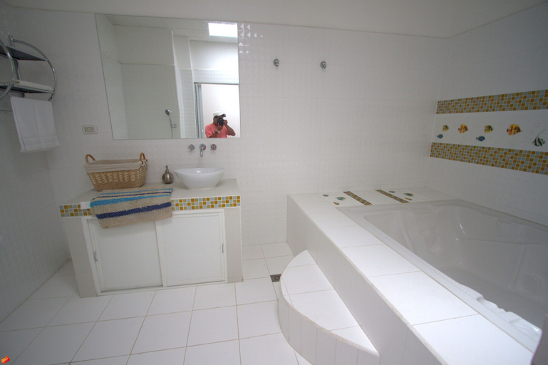 Bathroom 3, Zurisadai, Santa Cruz