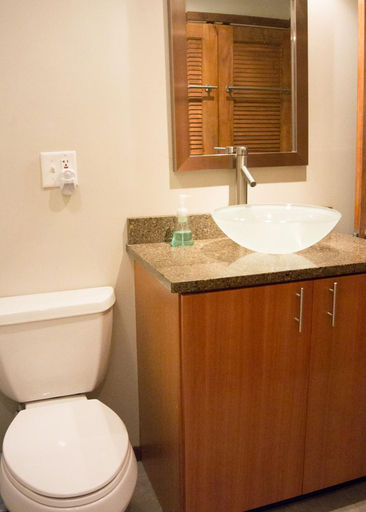 Bathroom 4, Live Oaks on St. Helena Island, Beaufort