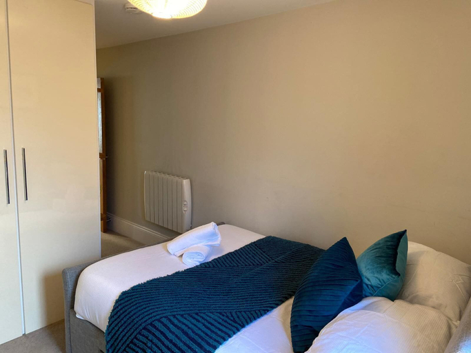 Bedroom 3, Luxurious 1 bedroom apartment, Reading
