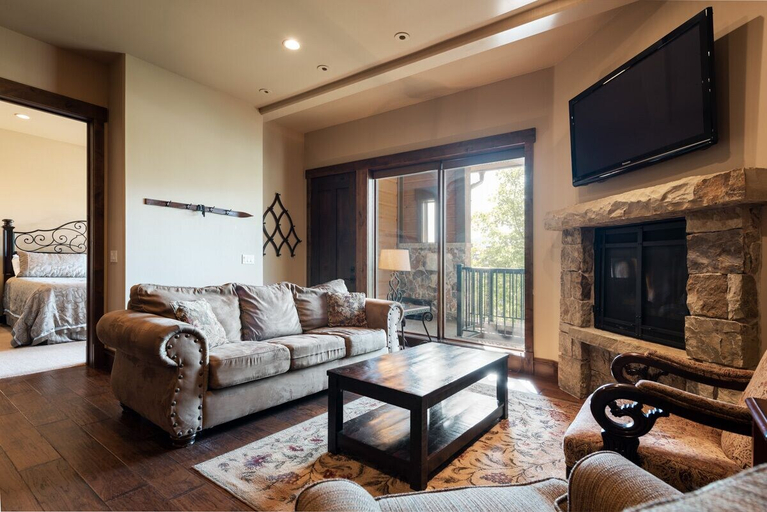 Exterior & Views 2, Juniper Landing 106 - 2 Bed, Summit