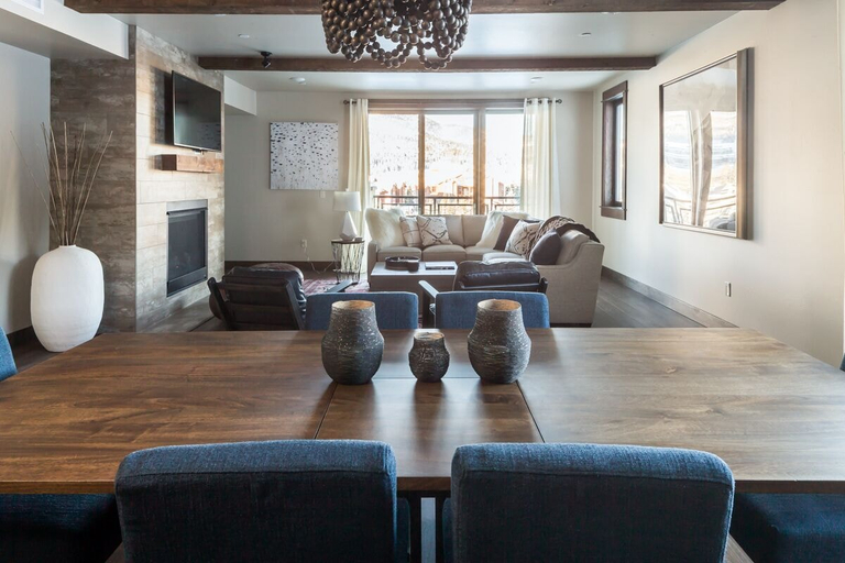 Others 5, Mountain Lake Condo Unit 401b, Madison
