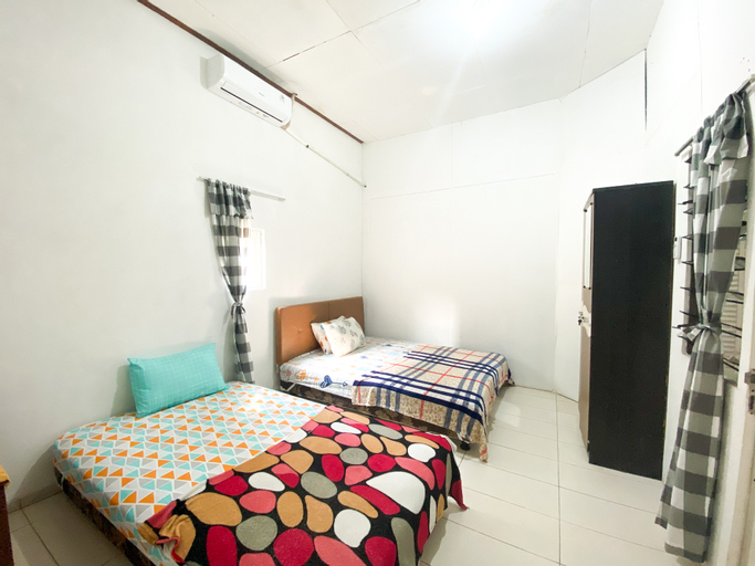 Bedroom 3, Homey Guesthouse Kertajaya (Syariah), Surabaya
