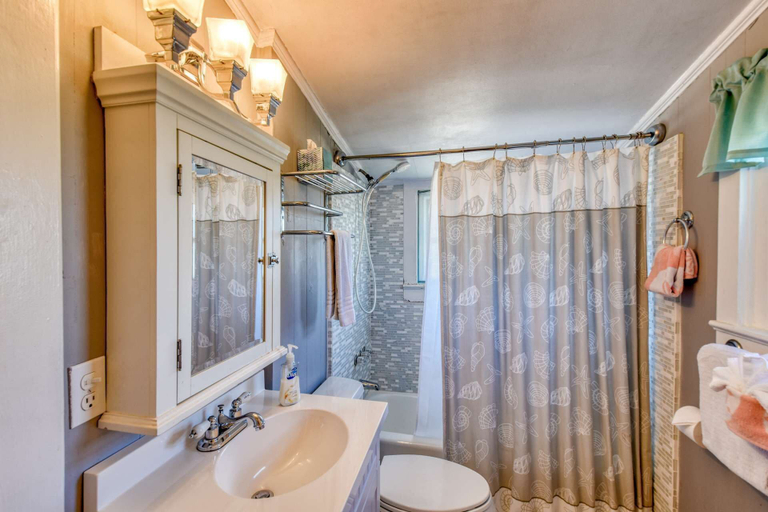 Bathroom 5, Vilano Beach, Saint Johns
