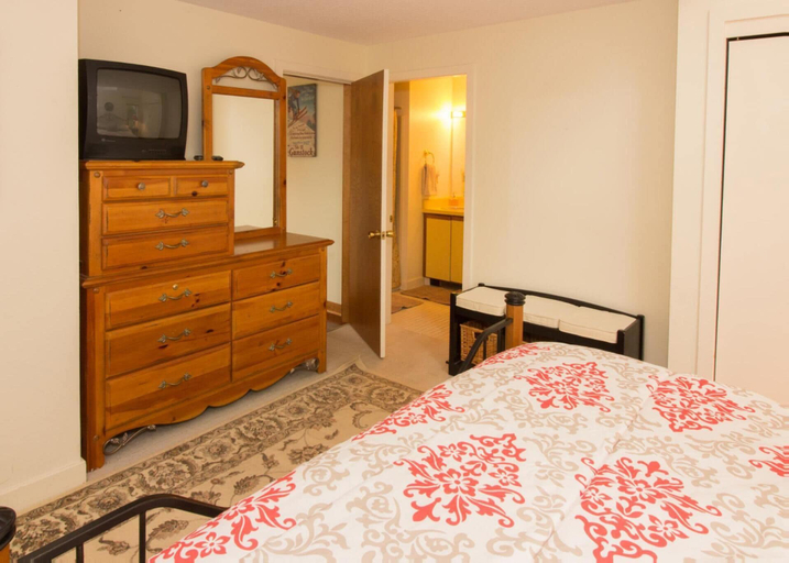 Bedroom 3, Lake Winnipesaukee - Beach Access - 230, Belknap