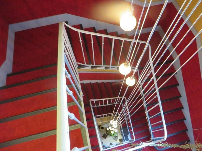 Public Area 3, Hotel Regina, Doubs