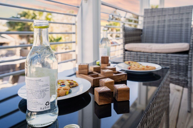 Food & Drinks 5, Lyle - Beach Getaway w Pool & Balcony Views, Okaloosa