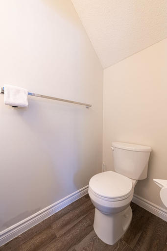 Bathroom 4, Banff Boundary Lodge 2 BR Condo & studio, Division No. 15