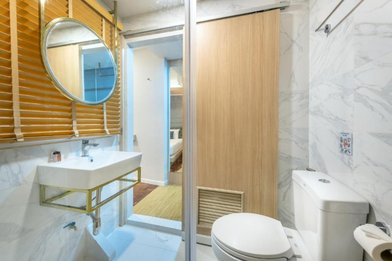 Bathroom 5, Tori Prestige Bangkok Hotel, Ratchathewi