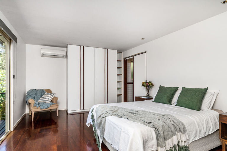 Bedroom 2, Your Luxury Escape - Cedar View, Byron