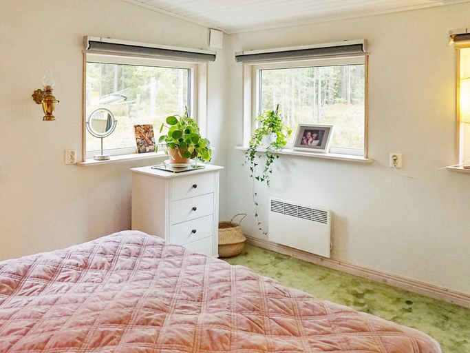 Bedroom 4, 4 Star Holiday Home in Ingaro, Värmdö