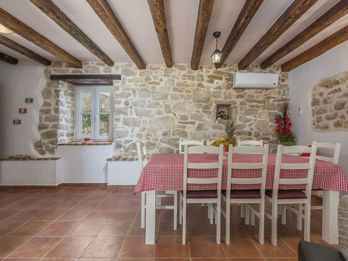 Food & Drinks, Stone house with private pool for 10 people, near Porec, Poreč