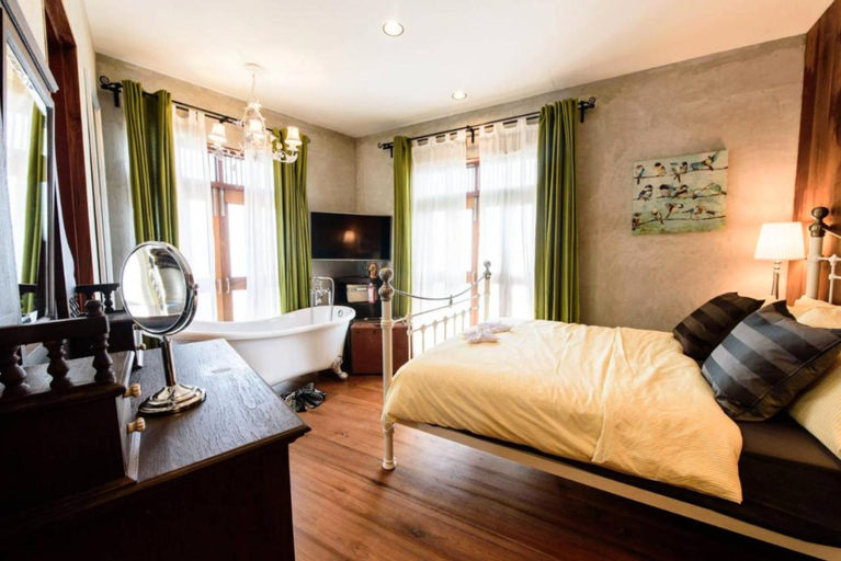 Bedroom 15