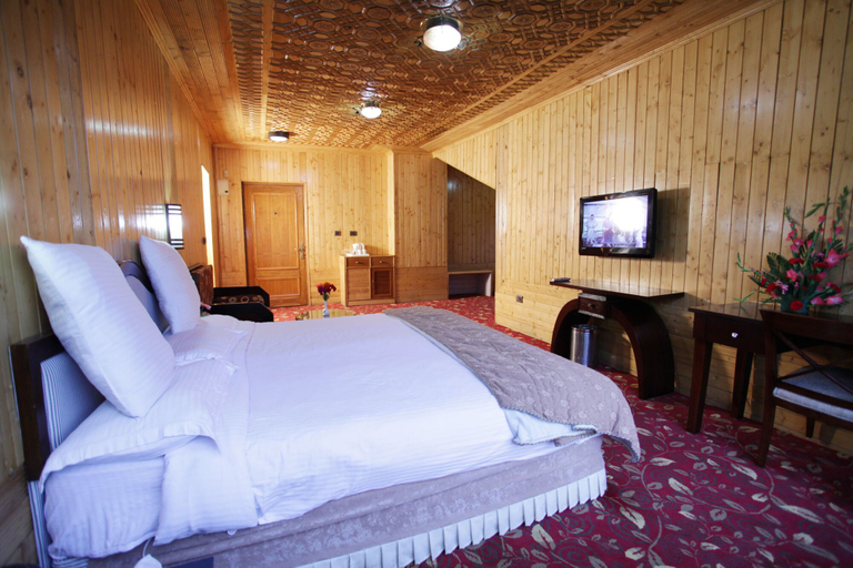 Bedroom 2, Grand Mumtaz Gulmarg, Baramulla