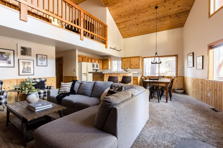 Public Area 3, Summit Cabin 1 - Jumper, San Bernardino