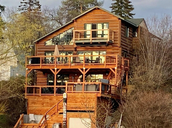 Exterior & Views 1, Inn on Bigfork Bay John Wayne, Flathead