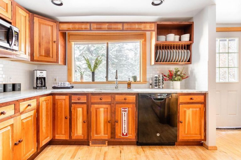 Others 5, Treetop - Rustic Secluded Cabin w Fireplace & Views, Summit