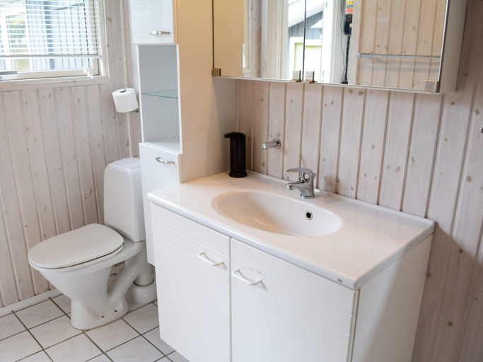 Bathroom 3, 6 Person Holiday Home in Blokhus, Jammerbugt