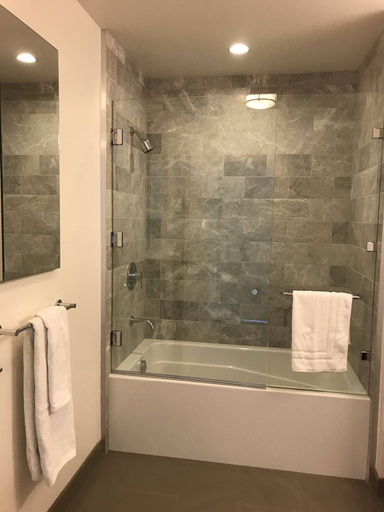 Bathroom 3, Musical district Downtown LA Rentals, Los Angeles
