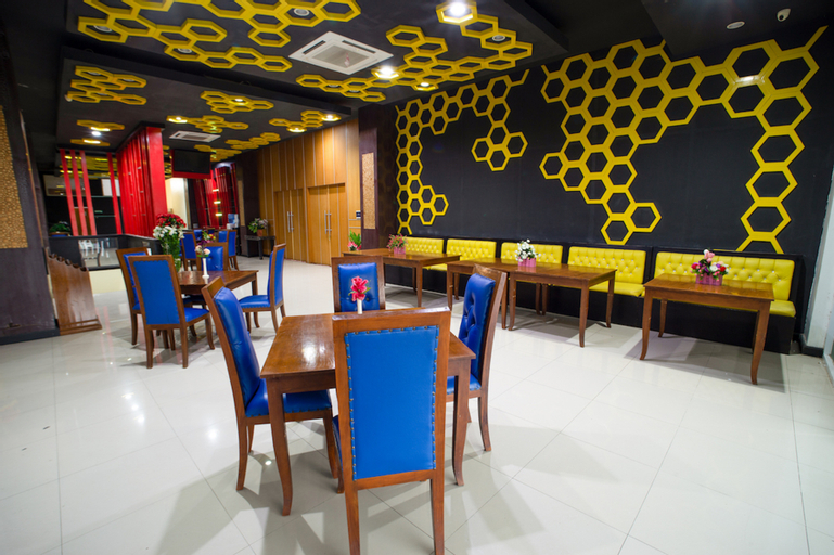 Food & Drinks 5, Parkside Star Hotel Waena, Jayapura