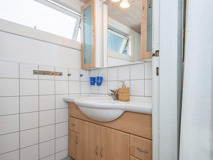 Bathroom 5, 6 Person Holiday Home in Juelsminde, Hedensted
