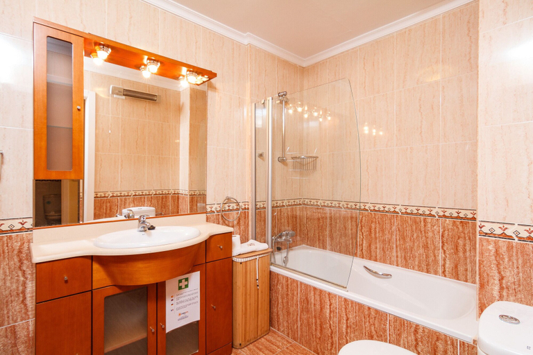 Bathroom 5, Carabeo 52 Apartment by Casasol, Málaga