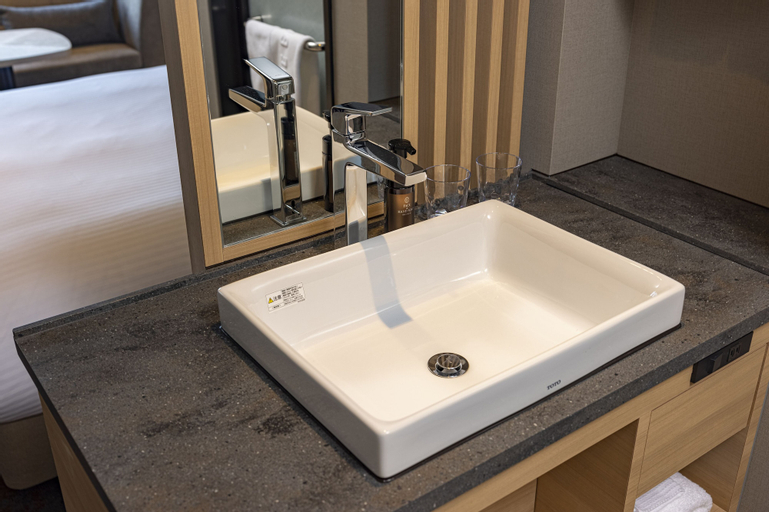 Bathroom 16