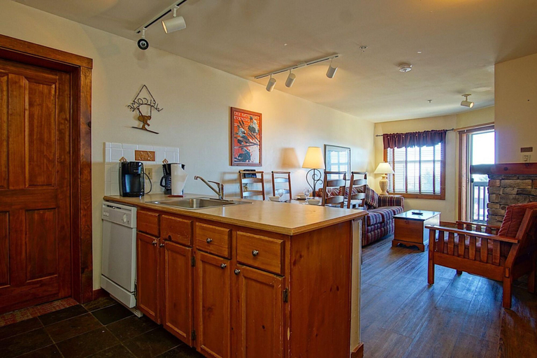 Food & Drinks, Rimfire by Casago, Pocahontas