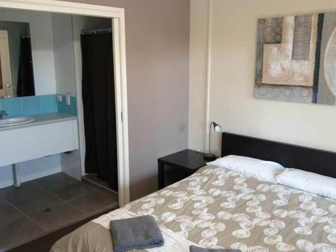 Bedroom 2, Flashpackers Hervey Bay, Hervey Bay - Pt A
