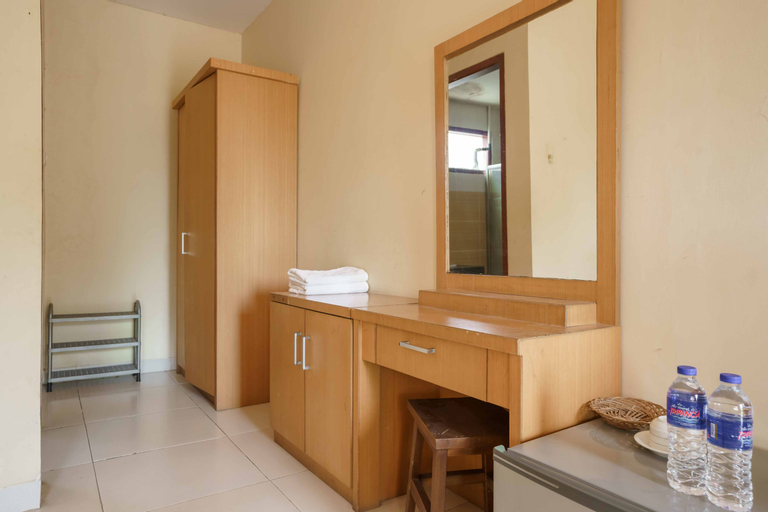 Bedroom 4, Wisma Belerang Kalianda Mitra RedDoorz, South Lampung