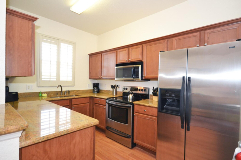 Others 5, Island Breeze, Polk