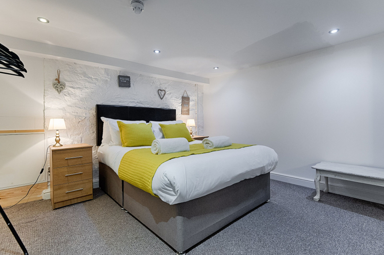 Bedroom 3, Alexandra Comfortable Cottage - KG Short Stay, Swansea