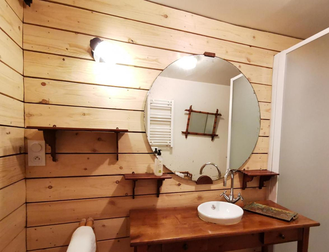 Bathroom, Logis Auberge la Barguillere, Ariège