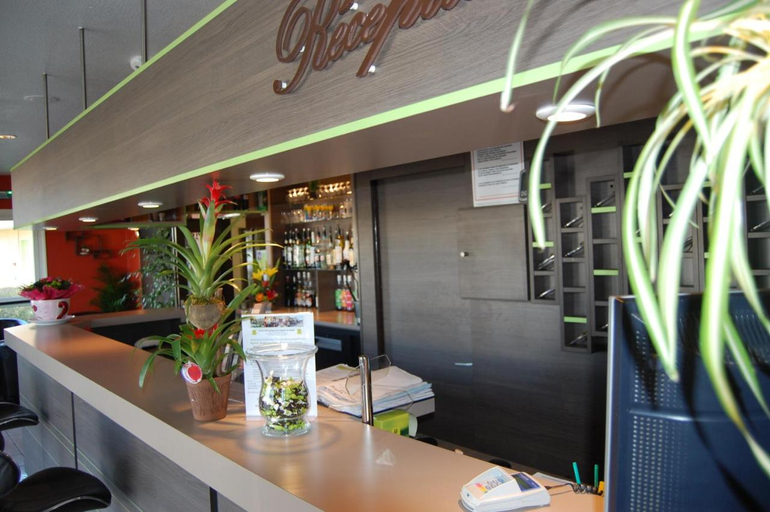 Food & Drinks 5, Hotel Rest. des Portes de Meuse, Meuse