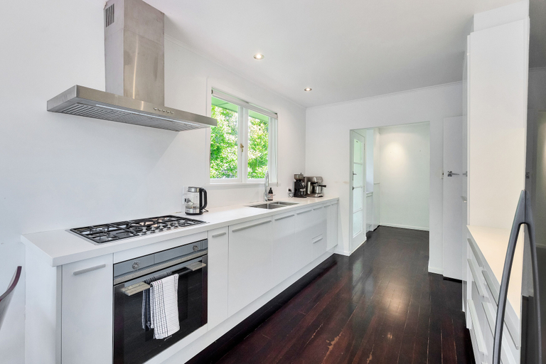 Others 4, Bright Airy & Spacious 3 BR Home, Waitakere