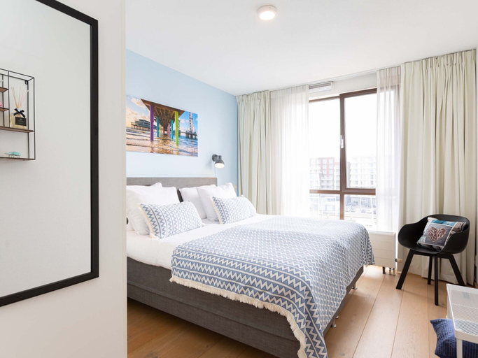 Bedroom, Restyled apartment with great view, The Hague
