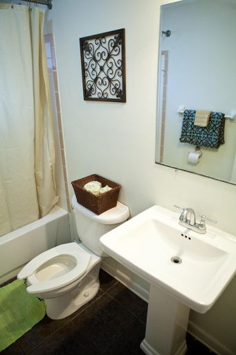 Bathroom 4, Music City Hostel, Davidson