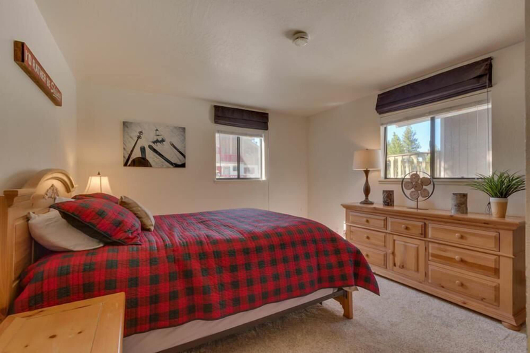 Bedroom 3, The Knotty Bear, El Dorado