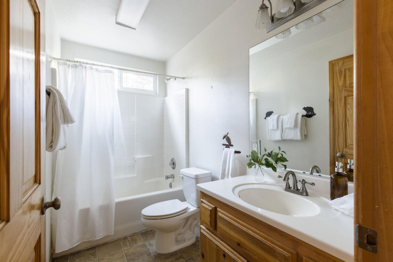 Bathroom 5, Summit Cabin 1 - Jumper, San Bernardino