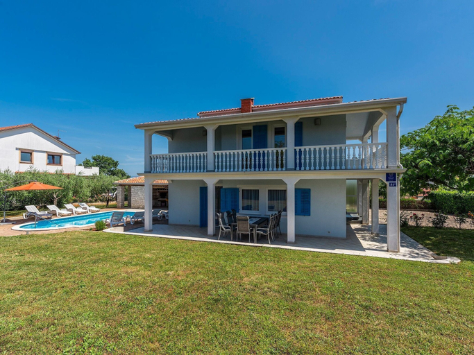Exterior & Views 2, Villa Martina with private Pool and garden, Buje