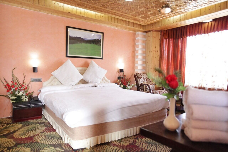 Bedroom 2, グランド ムムターズ グルマルグ, Baramulla