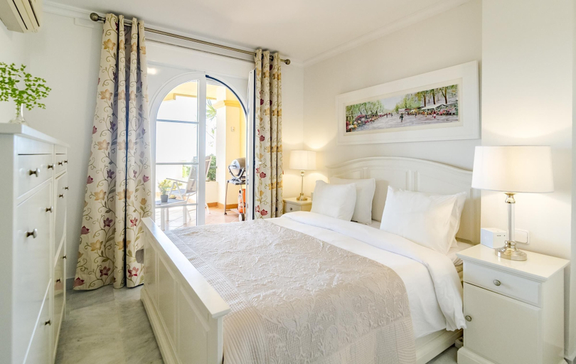 Bedroom 3, Saa2- Comfortable Apartment Puerto Banus, Málaga