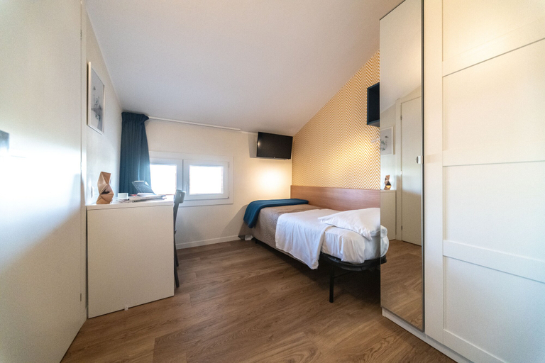 Bedroom 5, Hotel Kiss, Rimini