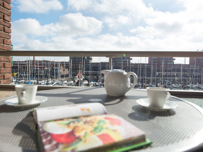 Food & Drinks, Modern apartment near the beach, Den Haag
