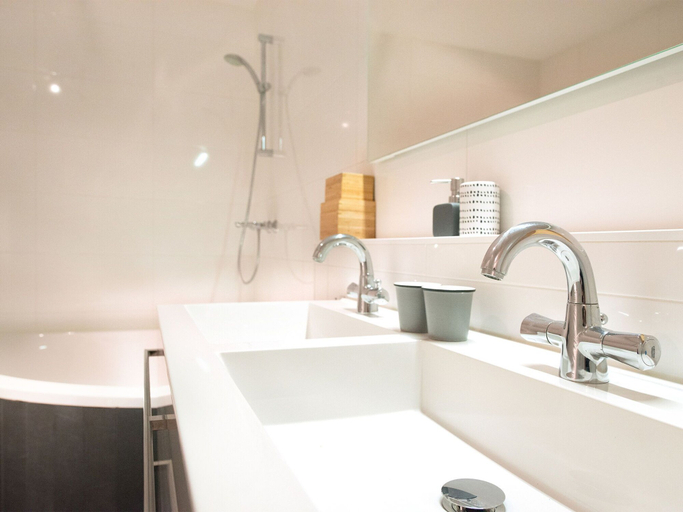 Bathroom 4, Penthouse near Scheveningen Beach, Den Haag