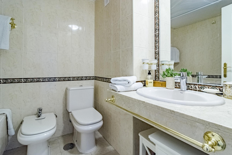 Bathroom 4, Saa2- Comfortable Apartment Puerto Banus, Málaga