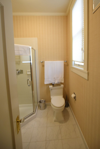 Bathroom 4, Powell Place at Nob Hill, San Francisco
