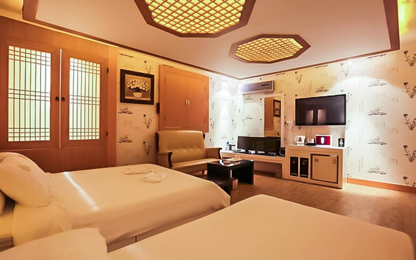 Bedroom 4, Cheonan Grace Hotel, Cheonan