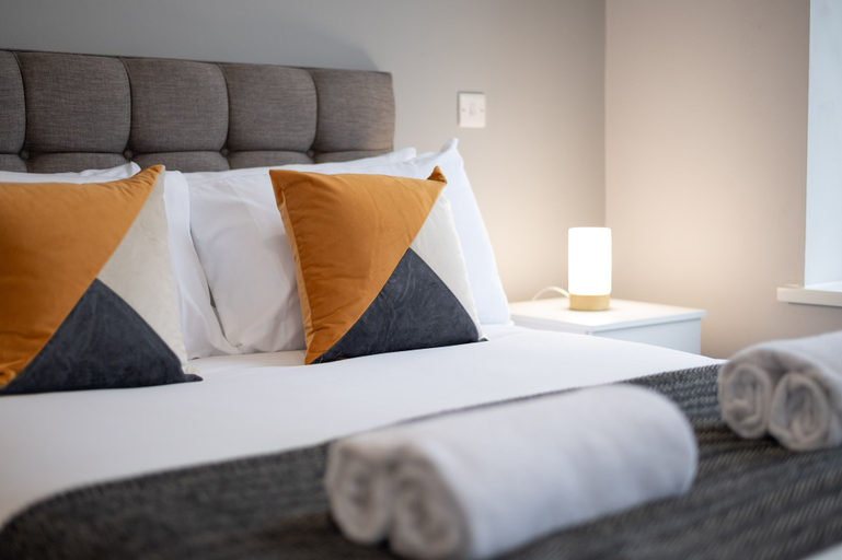 Bedroom 3, Copper House Contractor Accommodation with Free Parking, Swansea